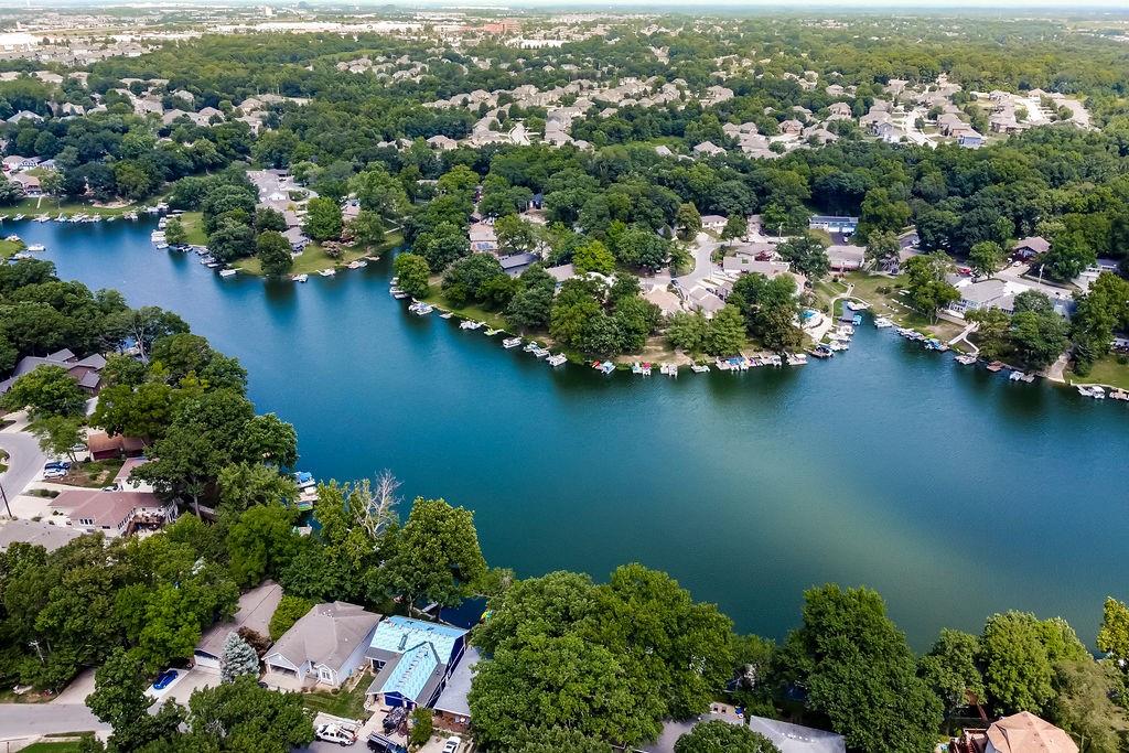 Lake Waukomis About the neighborhood: Lake Waukomis is a tight knit lake community in the Park Hill School District surrounding a 90 acre lake. The neighborhood features a wide range of homes with ...