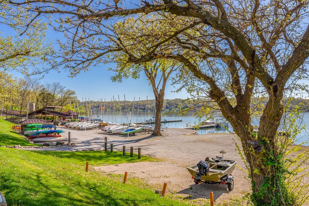 Lake Quivira community photo 1