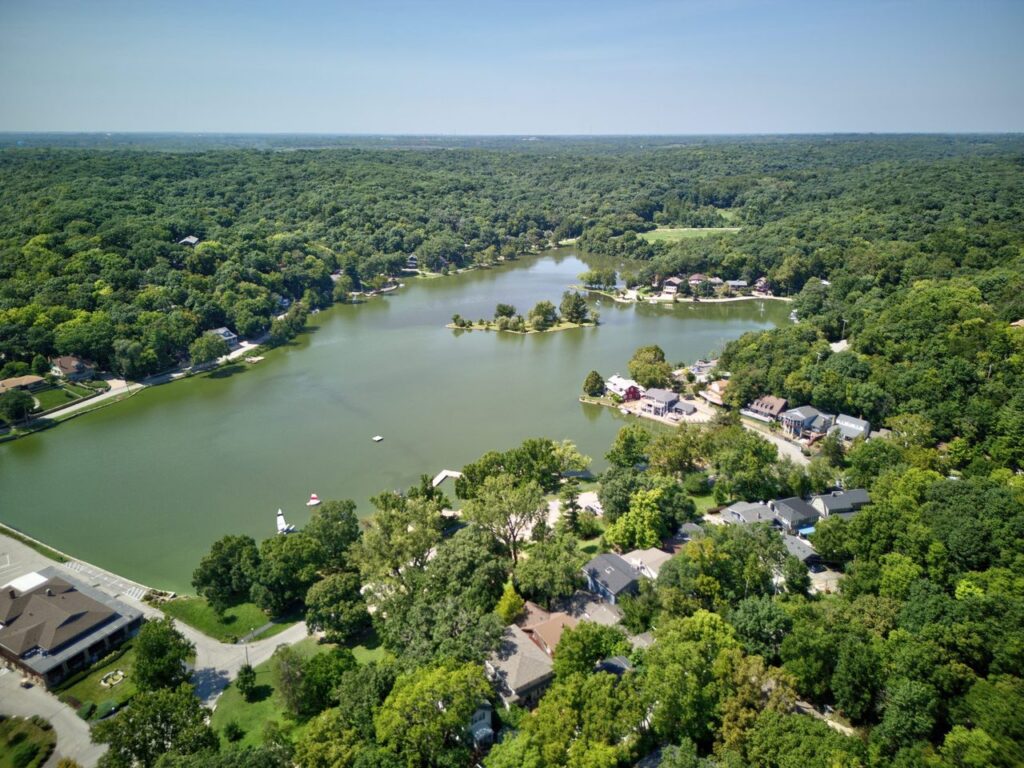 Lake Forest community image 2