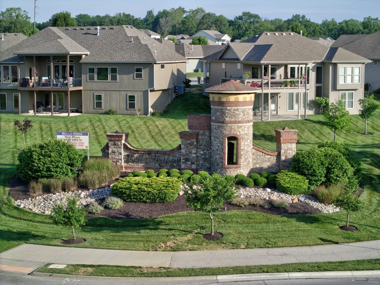 Bella Ridge entrance monument and landscaping in Riverside, Missouri