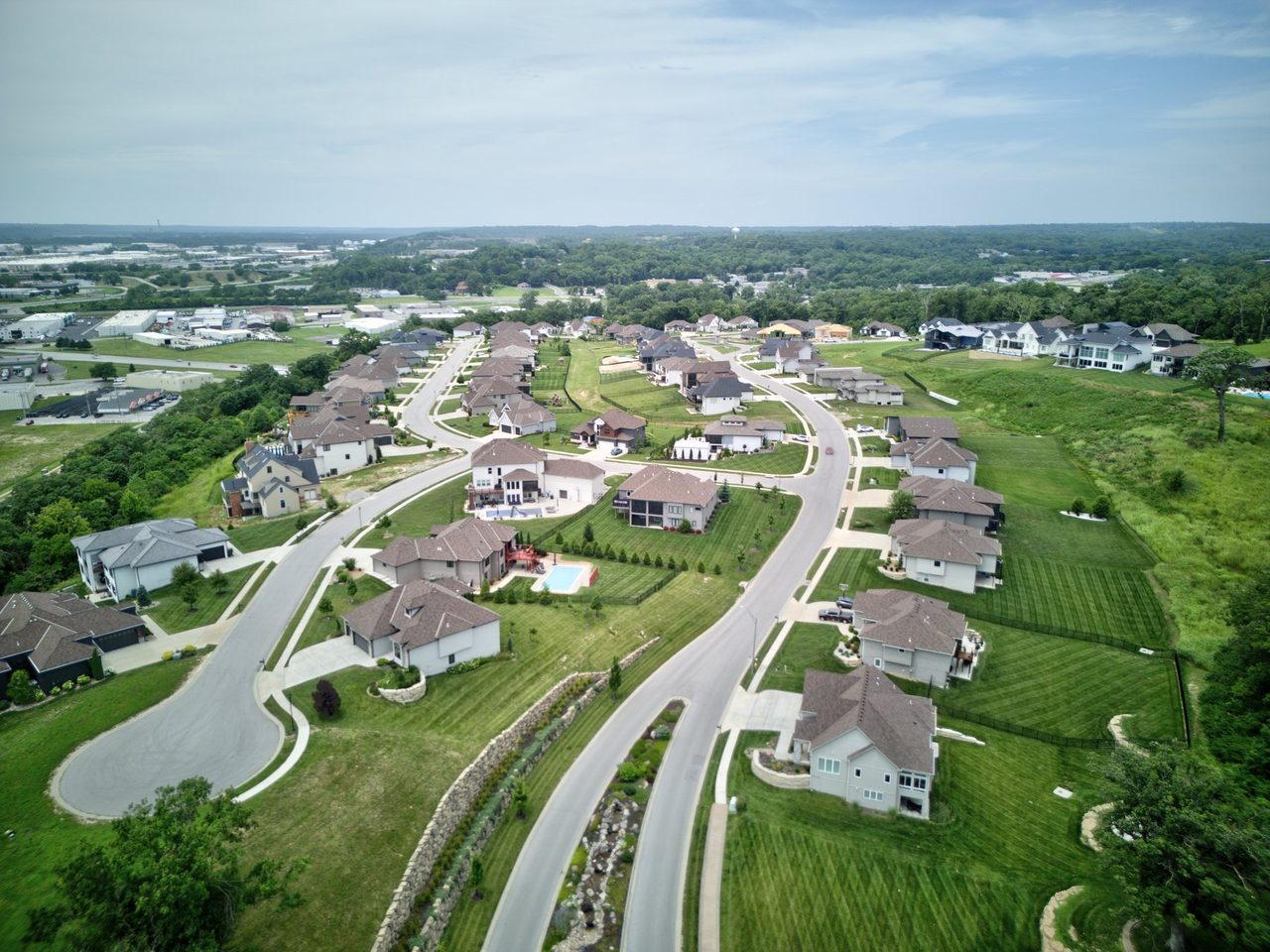 Aerial view of homes in The Palisades, Riverside, Missouri